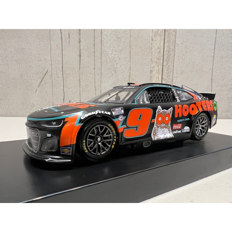 CHASE ELLIOTT 2023 HOOTERS 1:24 ELITE DIECAST MODEL