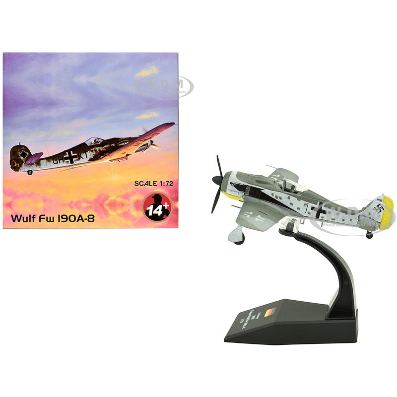 Focke-Wulf Fw 190A-8 Fighter Aircraft 98-Victory Ace Staffelkapitaen Horst Hannig, I./JG 2, Triqueville, France (1943) German Luftwaffe 1/72 Diecast Model Airplane