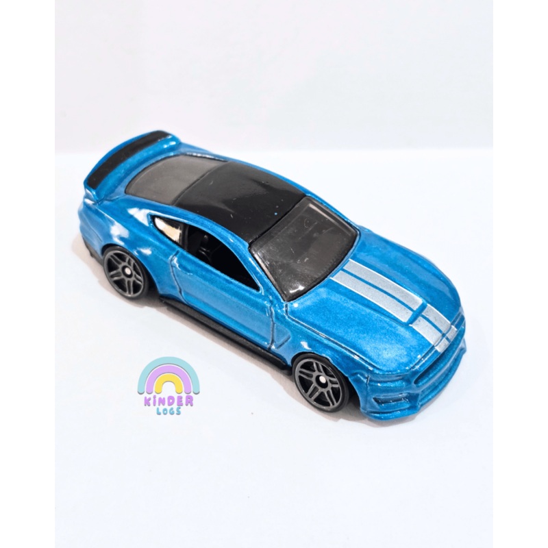 Hot Wheels Ford Shelby GT350R – Uncarded (Wheel Alignment Issue)