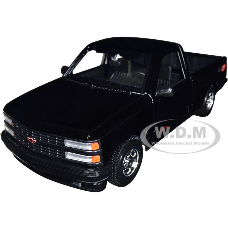 1993 Chevrolet 454 SS Pickup Truck Black 1/24 Diecast Model Car by Maisto