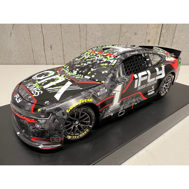 ROSS CHASTAIN AUTOGRAPHED 2022 IFLY/ONYX HOMES COTA RACED WIN 1:24 ARC DIECAST