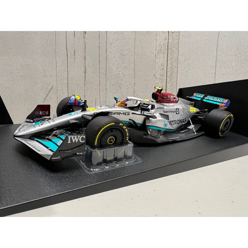 MERCEDES-AMG PETRONAS FORMULA ONE TEAM F1 W13 E PERFORMANCE – LEWIS HAMILTON – MIAMI GP 2022 – 1:18 Scale Diecast Model Car – Minichamps