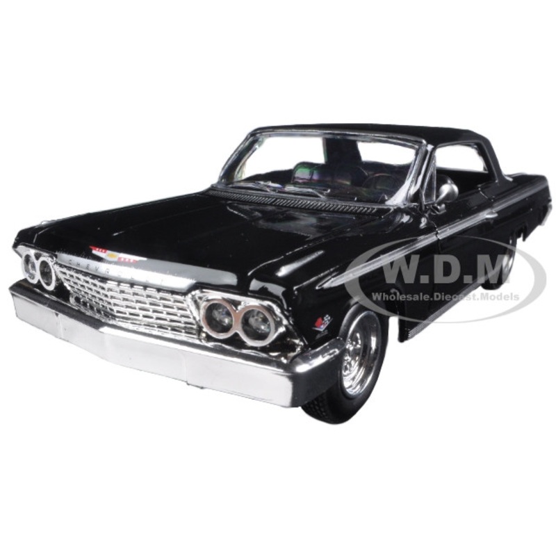 1962 Chevrolet Impala SS Black 1/24 Diecast Model Car by New Ray