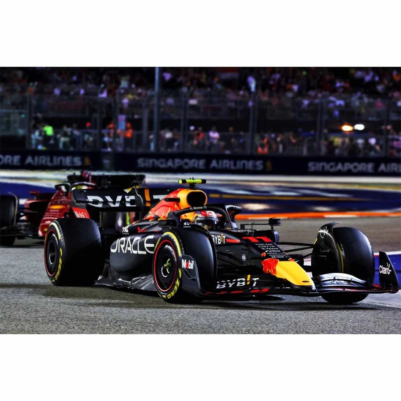 ORACLE RED BULL RACING RB18 – SERGIO PEREZ – WINNER SINGAPORE GP 2022 – 1:18 Scale Diecast Model Car
