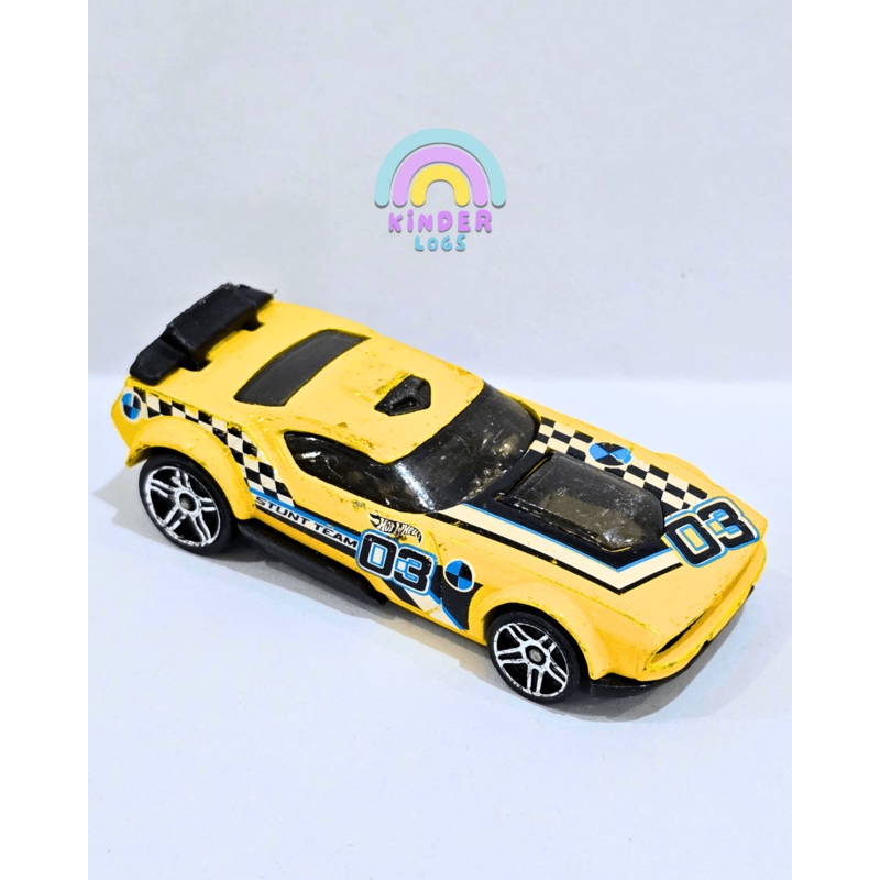 Hot Wheels Fast Fish – Yellow – 2012 Casting (Pre-Owned)