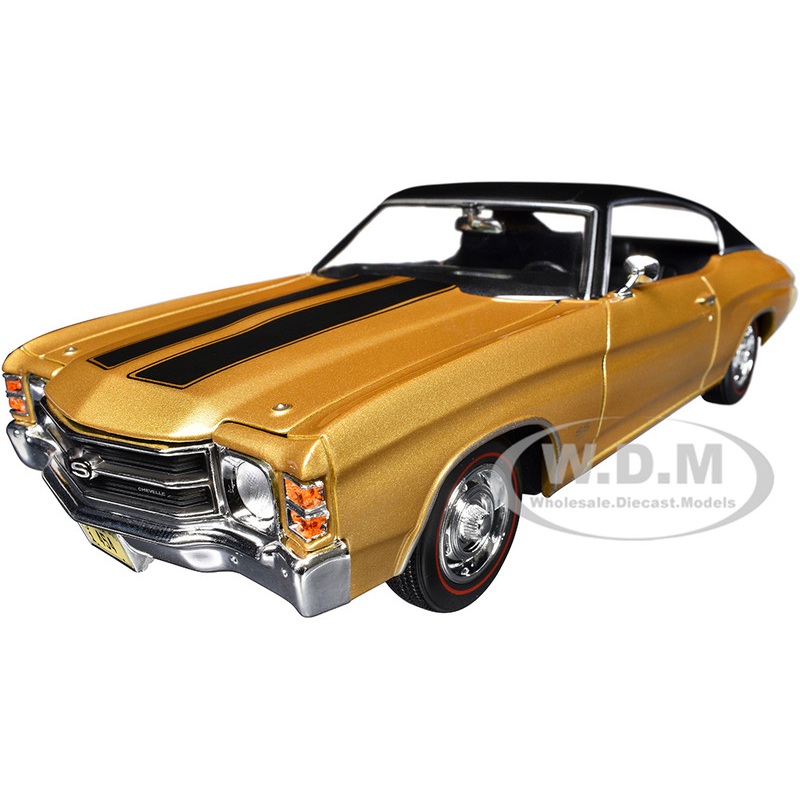 1971 Chevrolet Chevelle SS 454 Sport Gold Metallic with Black Top and Black Stripes Special Edition 1/18 Diecast Model Car by Maisto