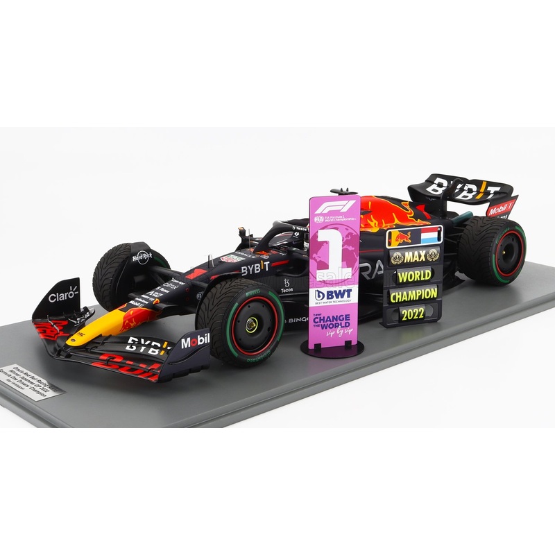 RED BULL | F1  RB18 TEAM ORACLE RED BULL RACING N 1 WORLD CHAMPION WINNER JAPAN GP WITH PIT BOARD 2022 MAX VERSTAPPEN | MATT BLUE YELLOW