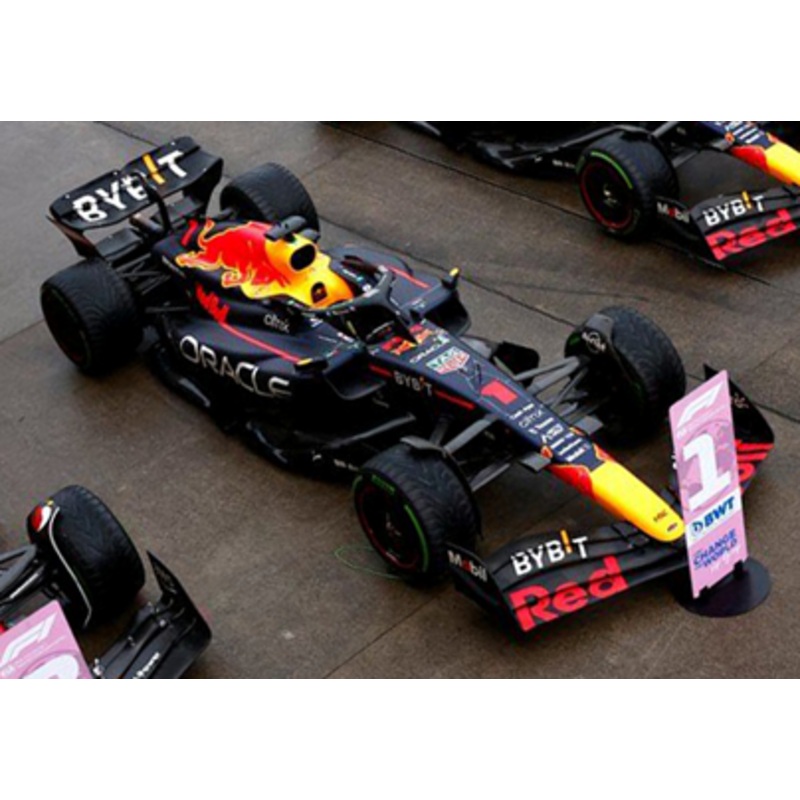 Oracle Red Bull Racing RB18  No.1 Oracle Red Bull Racing – Winner  Japanese GP 2022 – 2022 Formula One  Drivers’ Champion – Max Verstappen.  With No.1 and World Champion Board.  With Acrylic Cover