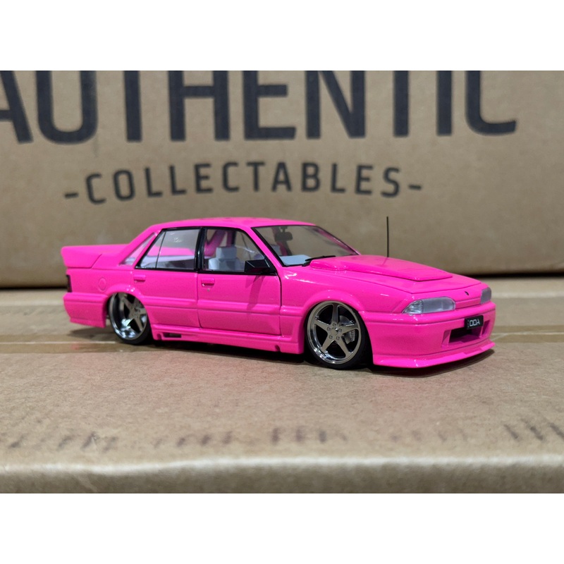 *PRE-ORDER* CUSTOM VL WALKINSHAW – PINK – 1:24 SCALE DIECAST MODEL -DDA