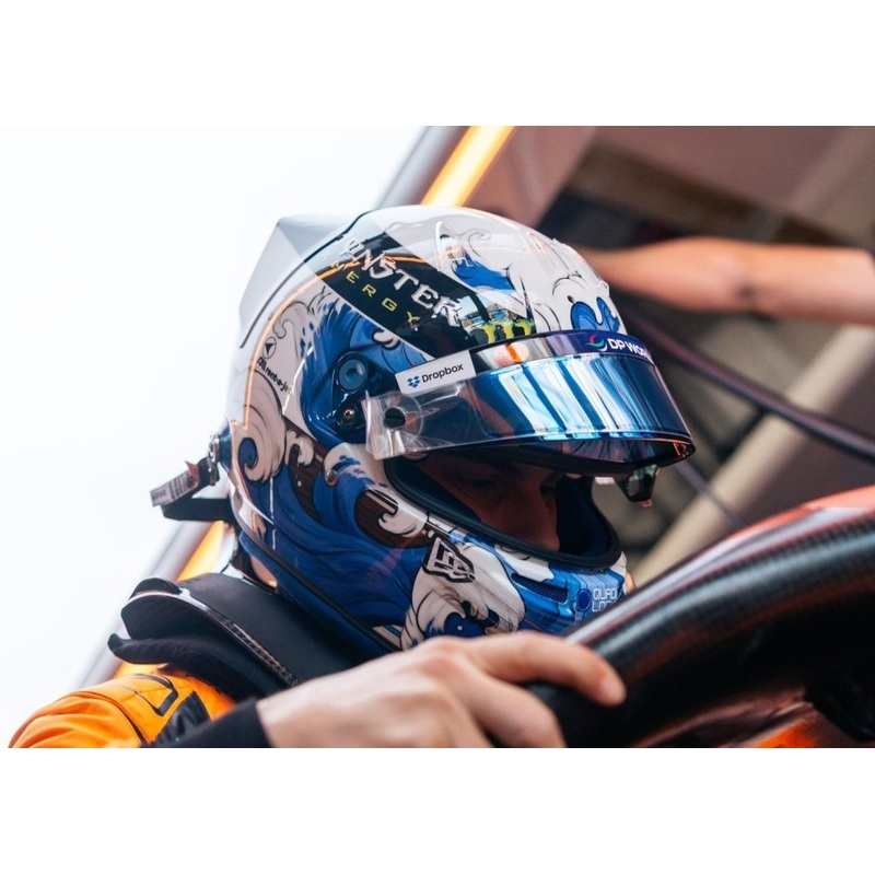 *PRE-ORDER* McLaren Formula 1 Team – Oscar Piastri – Japanese GP 2025 – 1:5 Scale Resin Model Helmet – Spark