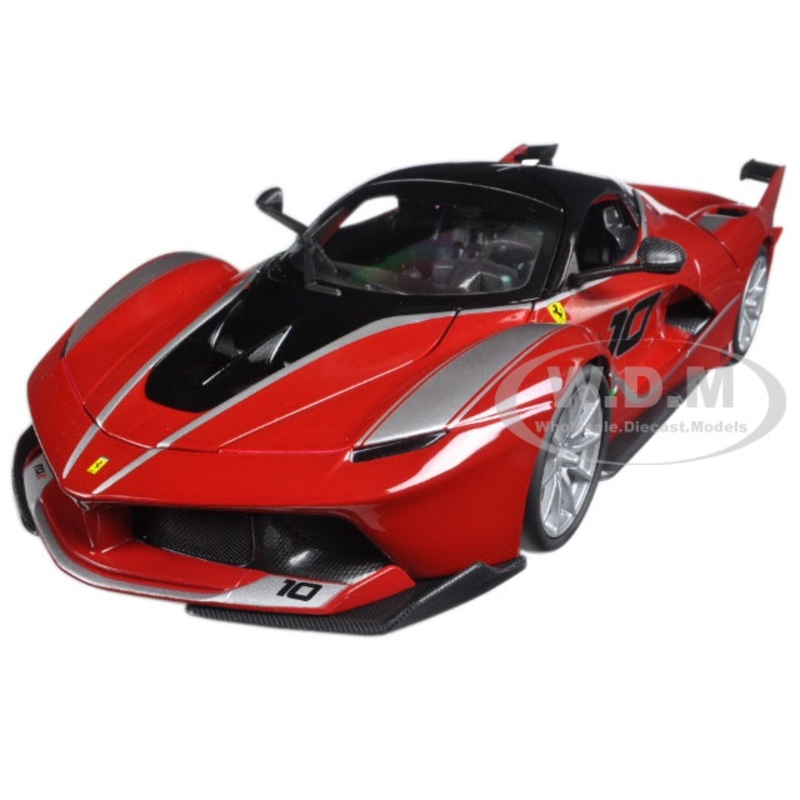 Ferrari FXX-K #10 Red 1/18 Diecast Model Car by Bburago