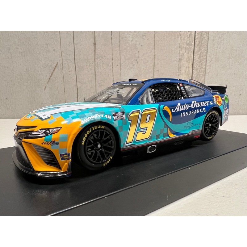 MARTIN TRUEX JR. 2022 AUTOGRAPHED AUTO-OWNERS / MTJF 1:24 ARC DIECAST 1 OF 84
