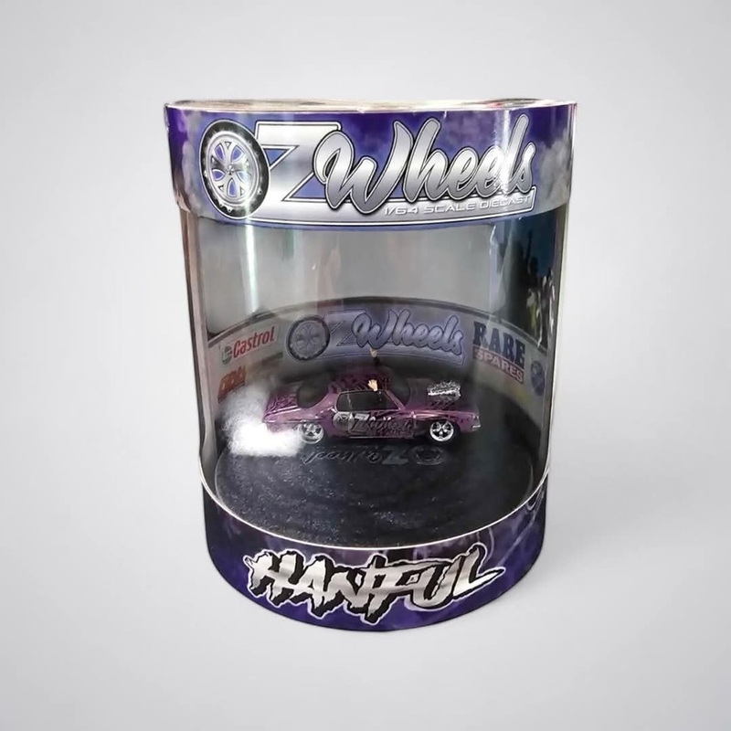 OZ WHEELS – HANDFUL – PURPLE OZ WHEELS LIVERY – BLOWN HOLDEN HQ MONARO COUPE – SUPER CHASE SUMMERNATS EDITION – 1:64 SCALE DIECAST MODEL – SERIES 2- DDA