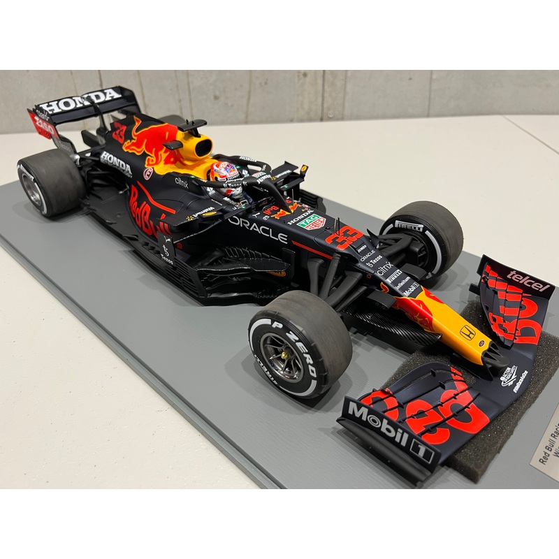 Red Bull Racing Honda RB16B No.33 Red Bull Racing – Winner Dutch GP 2021 – Max Verstappen. With Acrylic Cover. Limited 321 – 1:12 Scale Resin Model Car