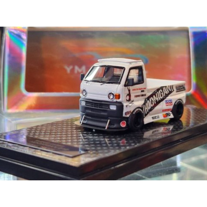 YM Model 1/64 Suzuki Carry Hoonigan D12