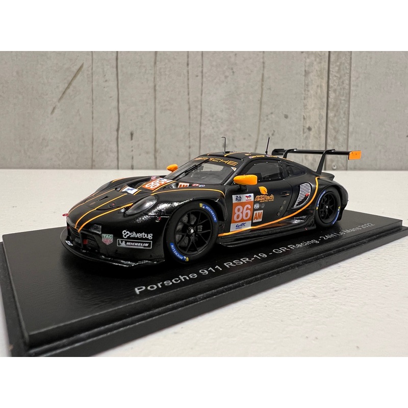 Porsche 911 RSR-19 No.86 GR Racing – 24H Le Mans 2022 – M. Wainwright – R. Pera – B. Barker – 1:43 Scale Resin Model Car – Spark