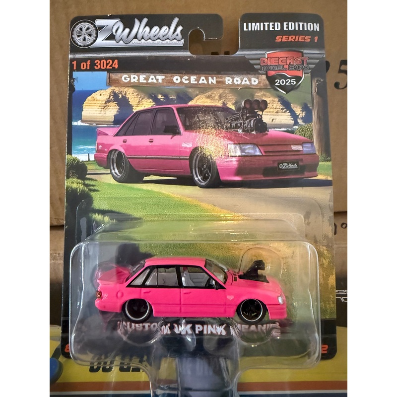 OZ WHEELS – Holden Commodore VK SS Group A, Custom Pink meanie – 2025 Diecast Model Expo