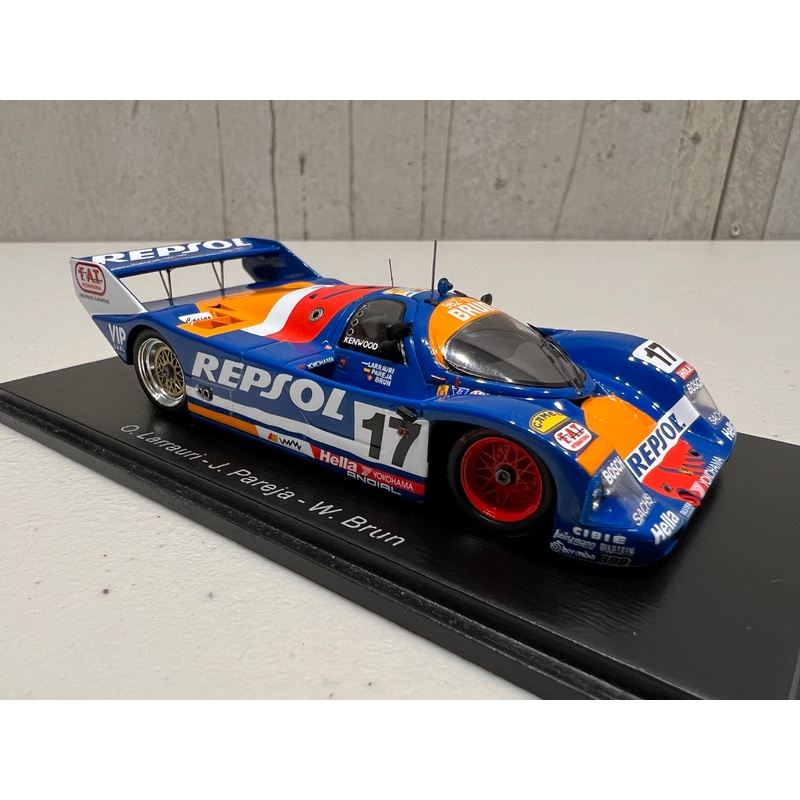 Porsche 962 C No.17 24H Le Mans 1991 – O. Larrauri – J. Pareja – W. Brun – 1:43 Scale Resin Model Car