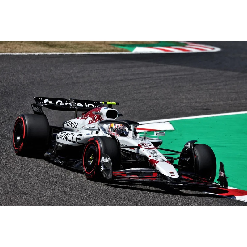 *PRE-ORDER* 2025 Yuki Tsunoda – Japanese GP – #22 Red Bull RB21 – 1:18 Resin Model –  Minichamps