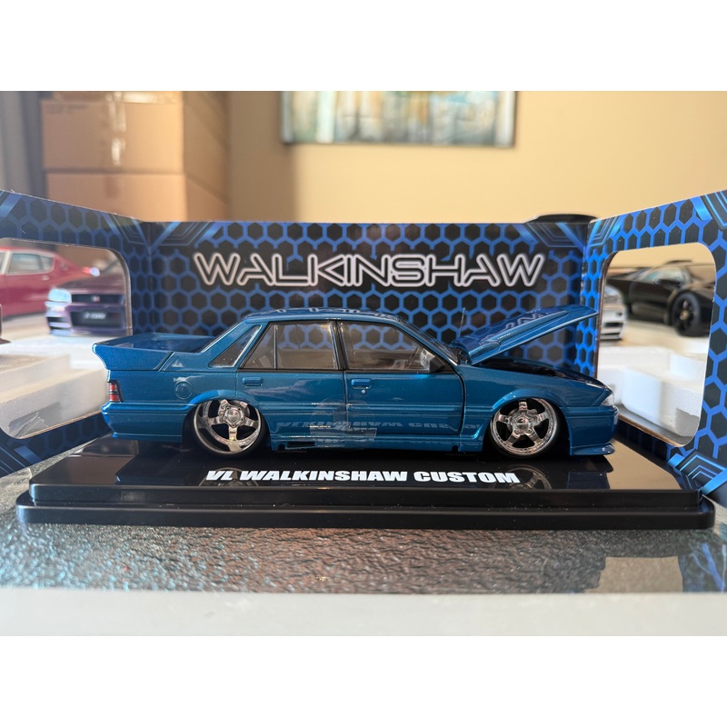 VL WALKINSHAW CUSTOM – FORMULA BLUE – 1:24 SCALE DIECAST MODEL – DDA