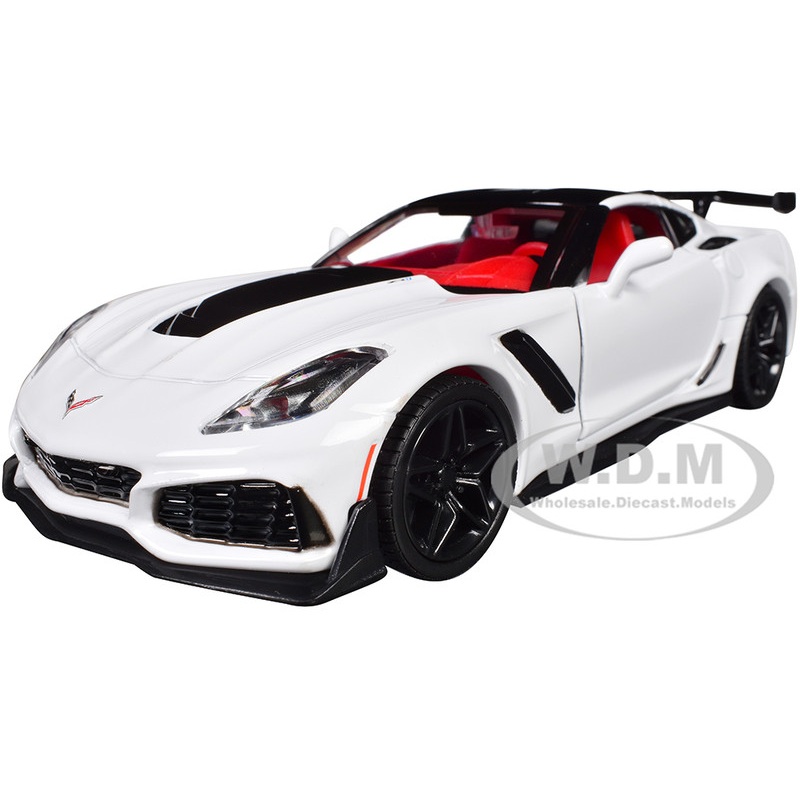 2019 Chevrolet Corvette ZR1 White and Black with Red Interior Timeless Legends Series 1/24 Diecast Model Car by Motormax
