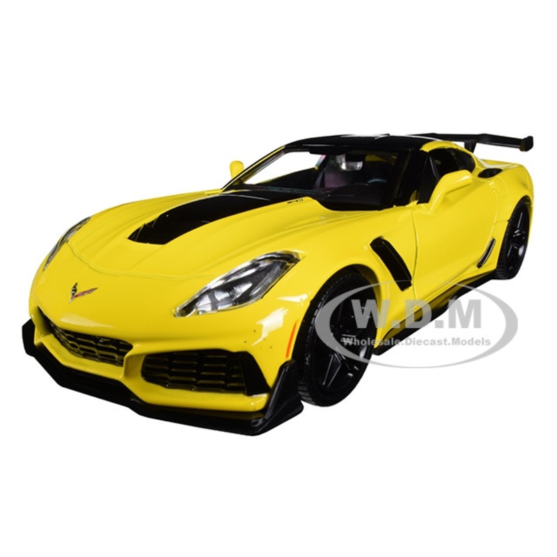 2019 Chevrolet Corvette ZR1 Yellow with Black Accents 1/24 Diecast Model Car by Motormax