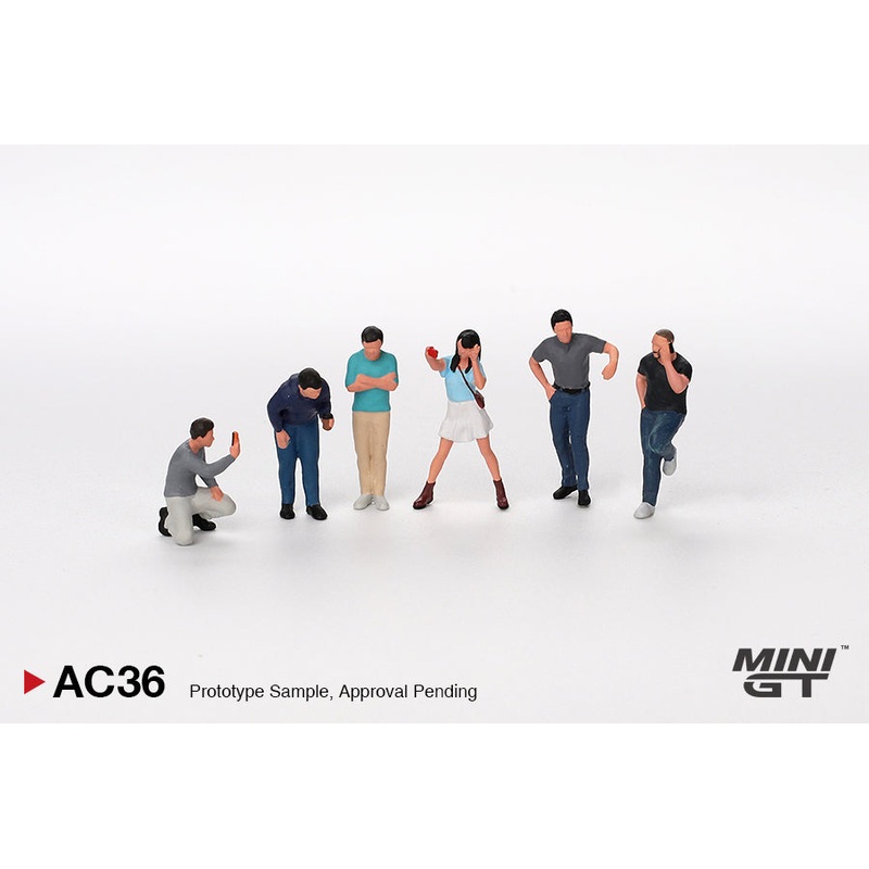 MINI GT #AC36 1/64 Figurine:  Car Enthusiasts
