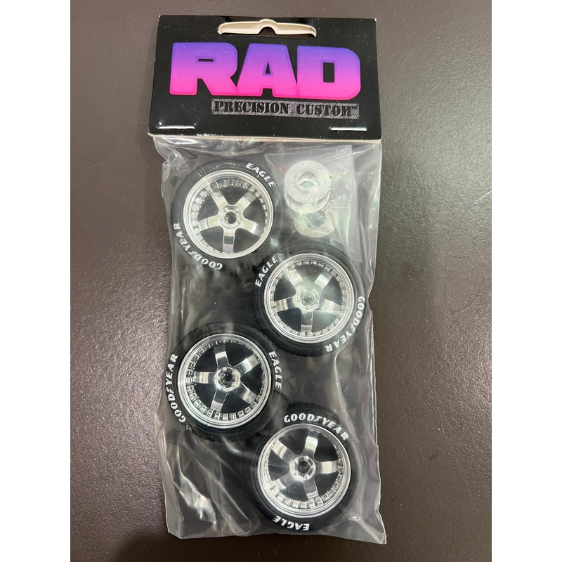 RAD CHROME CENTERED STAGGERED WHEEL & TYRE SET – 1:18 SCALE