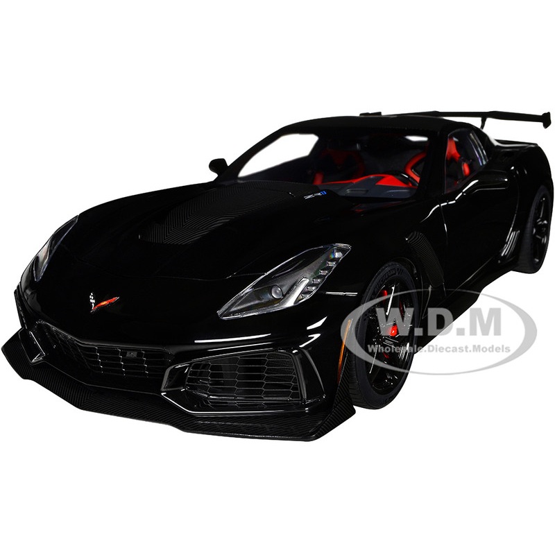 2019 Chevrolet Corvette C7 ZR1 Black with Carbon Top 1/18 Model Car by Autoart