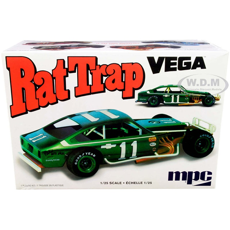 Skill 2 Model Kit Chevrolet Vega Modified Rat Trap 1/25 Scale Model by MPC