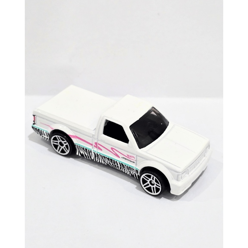 Hot Wheels 1991 GMC Syclone – White (Uncarded – New)
