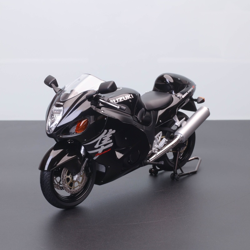 LCD Models 1:12 Suzuki GSX-1300R Hayabusa  Alloy Motorcycle Model (Authorized by Suzuki)
