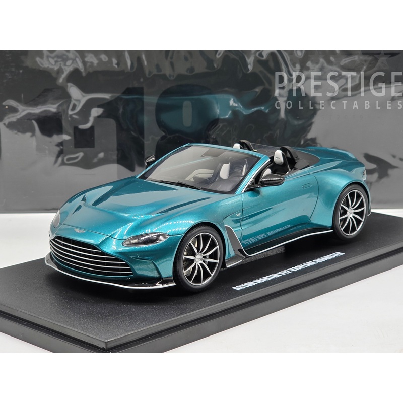 GT Spirit 2023 Aston Martin V12 Vantage Roadster Turquoise Metallic 1:18 – New