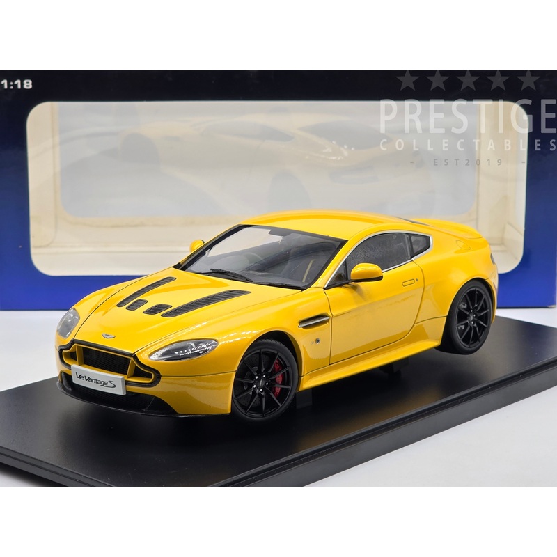 AUTOart 2015 Aston Martin V12 Vantage S Yellow Tang Metallic 1:18 – Pre-owned