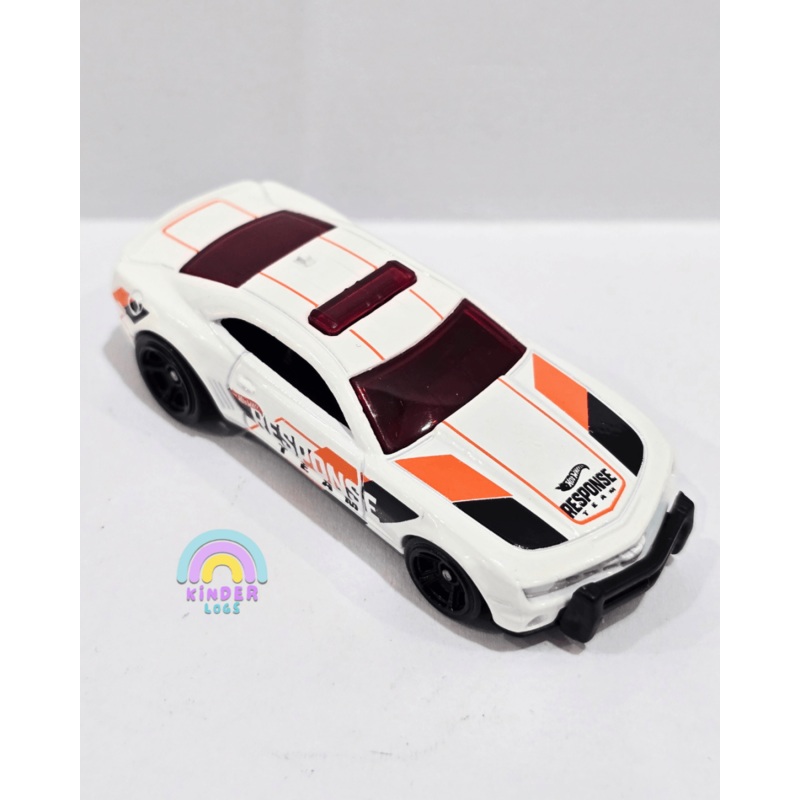 Hot Wheels 2010 Chevrolet Camaro SS – White (Uncarded – New)